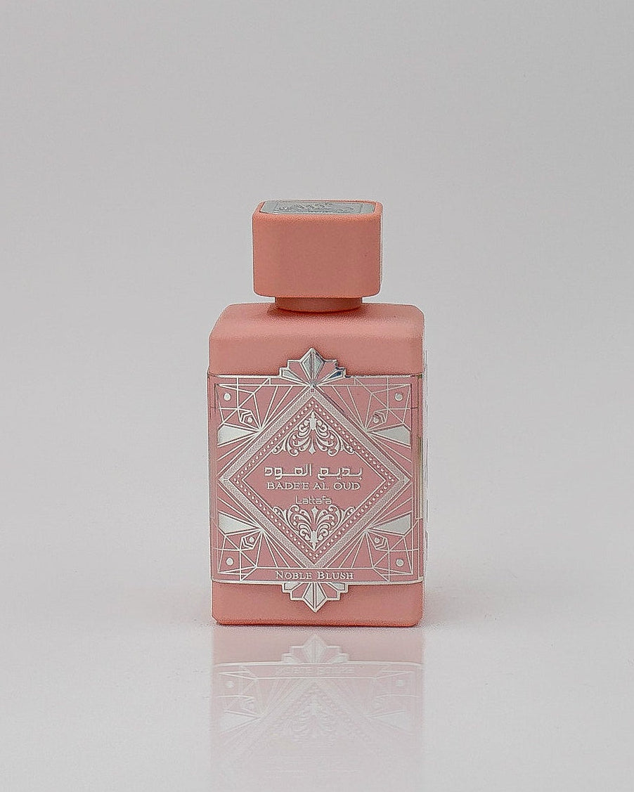 Noble Blush Badee Al Oud de Lattafa  100 ml – Perfume Floral  para Mujer